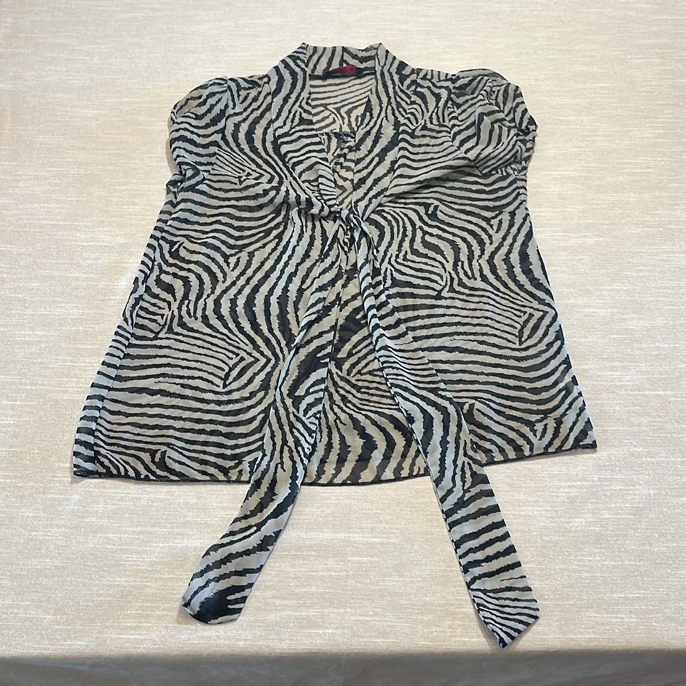 Body Central  black and brown short sleeve top. Size Medium